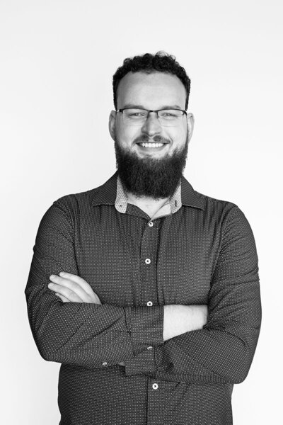 Headshot of Aaron Pixley
