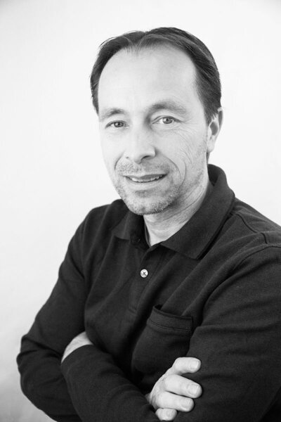 Headshot of Mark Cherney